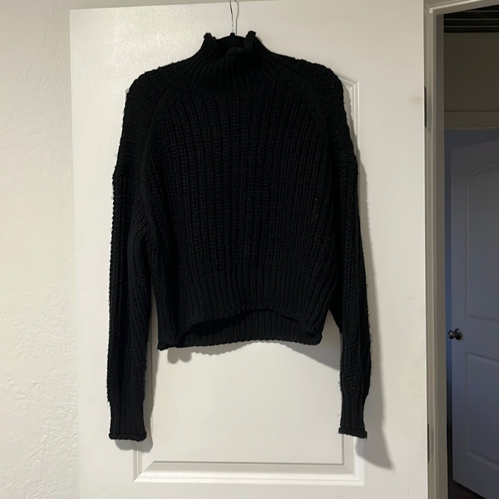 H&M black turtleneck sweater